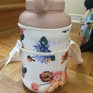 Brand New Hydro Jug Pro with Sleeves